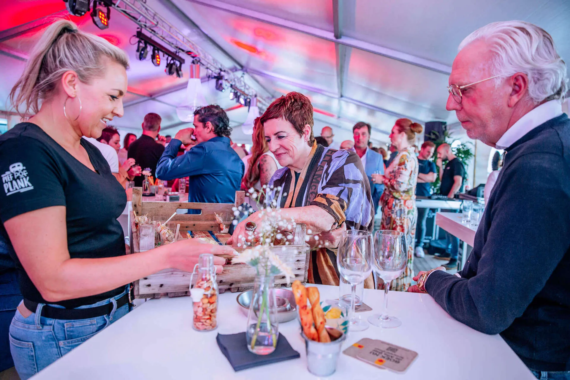 Sfeervol aangeklede feestlocatie bij het bedrijfsfeest van Munsterman in Echt